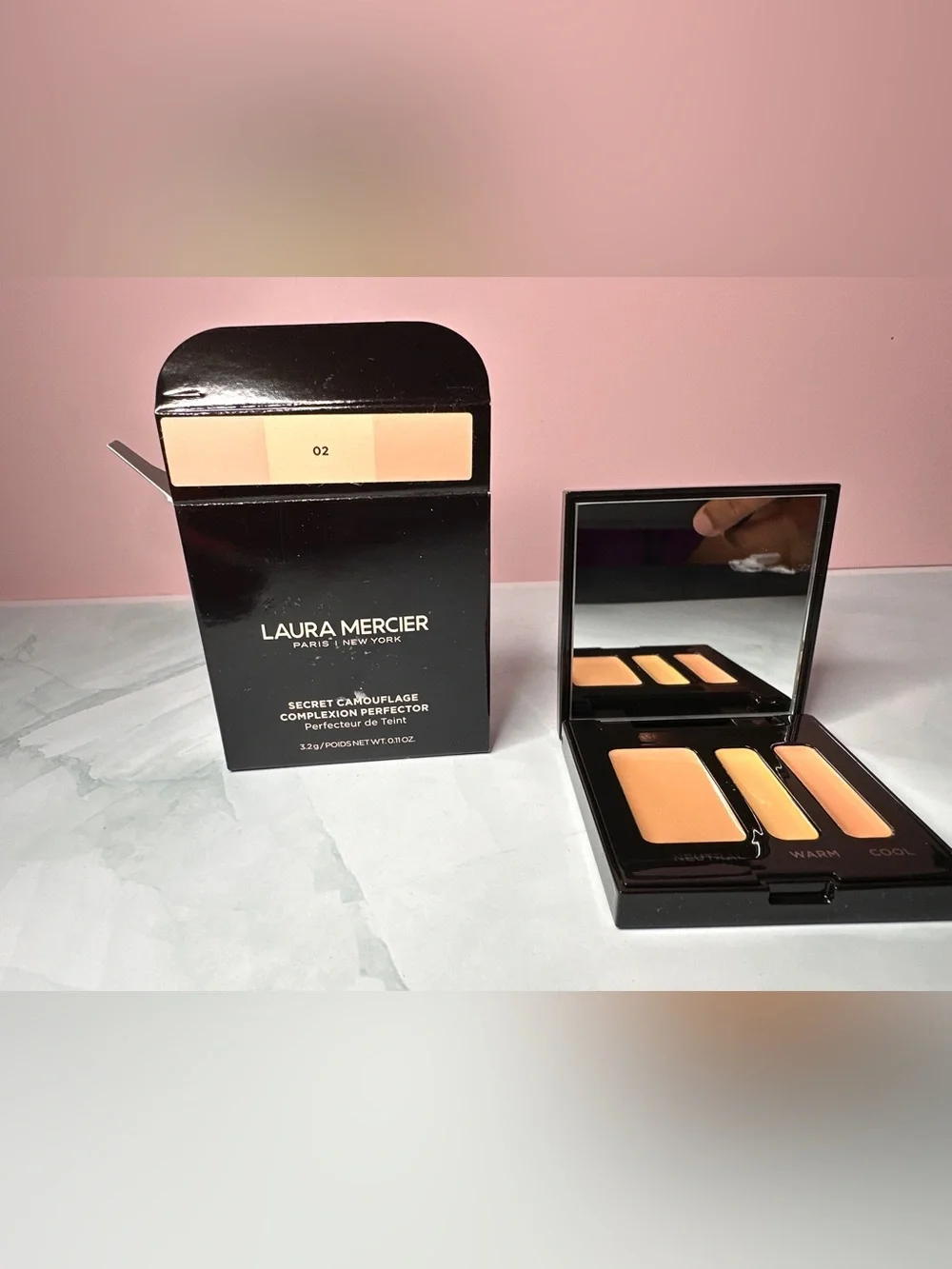 laura mercier Secret Camouflage Complexion Perfector Palette - 02 Peach/Beige